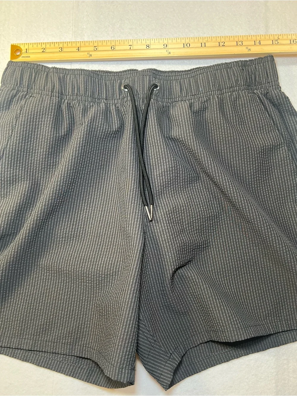 Hollister Men's Mid-Thigh Seersucker Volley Swim Shorts,Black/Dark Gray,L